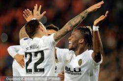 米兰体育平台-华伦西亚中场球员建功，帮助球队逆转