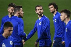 米兰体育在线-包含波斯尼亚队遭逆转失败，欧洲杯梦碎的词条