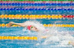 米兰体育新闻-阿根廷游泳选手勇夺金牌，创造新纪录的简单介绍