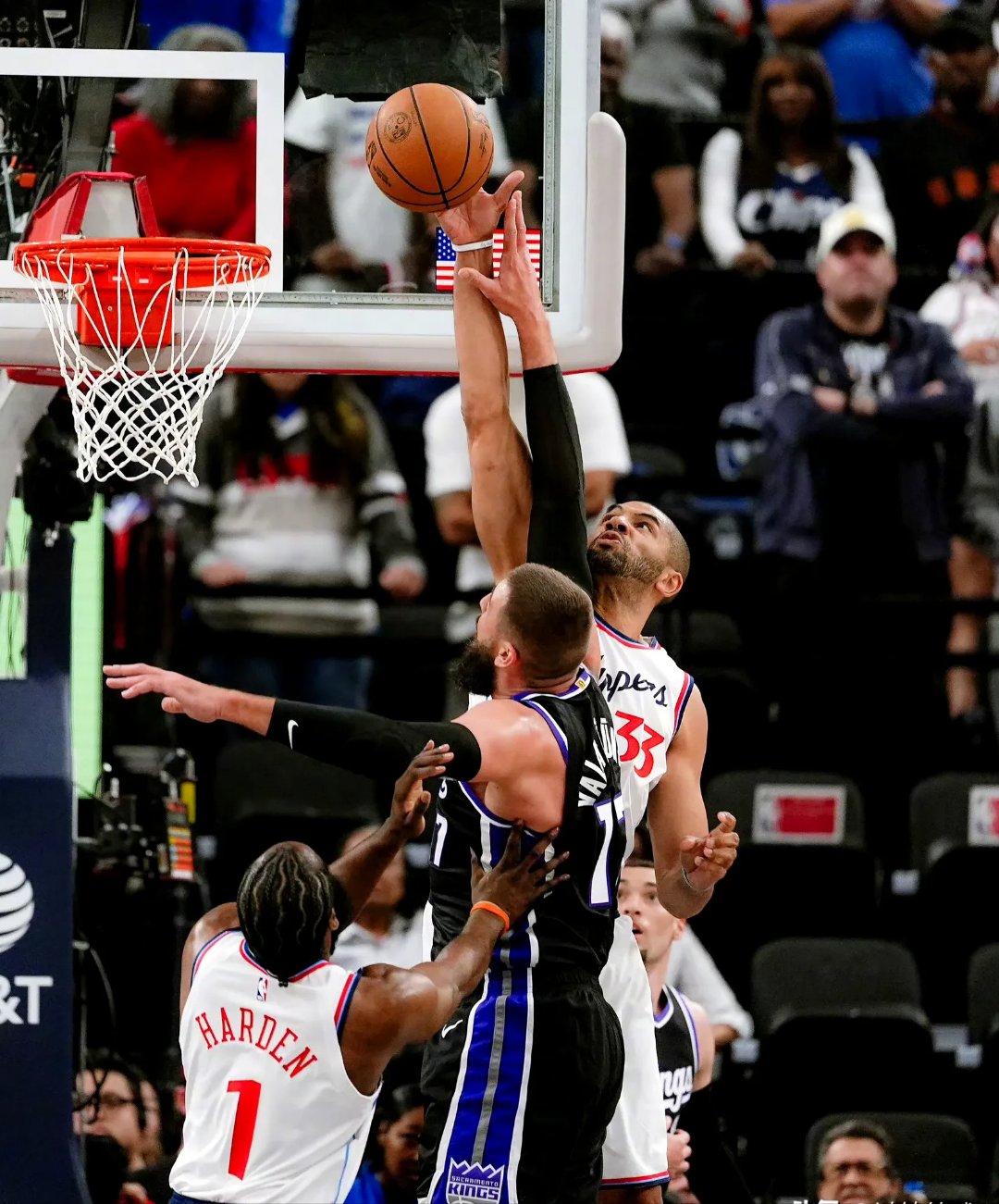 快船击败森林狼，老将加里纳利火力全开