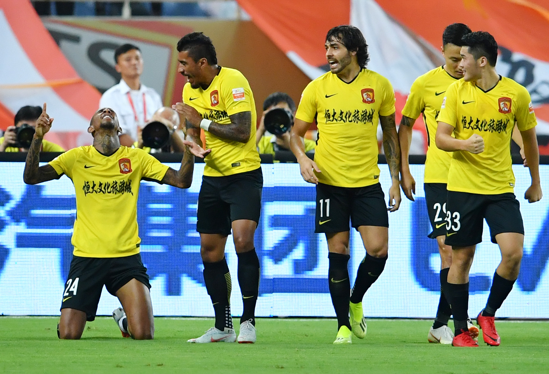 恒大主场胜鲁能,半程领先优势扩大的简单介绍 恒大主场胜鲁能,半程领先优势扩大的简单介绍