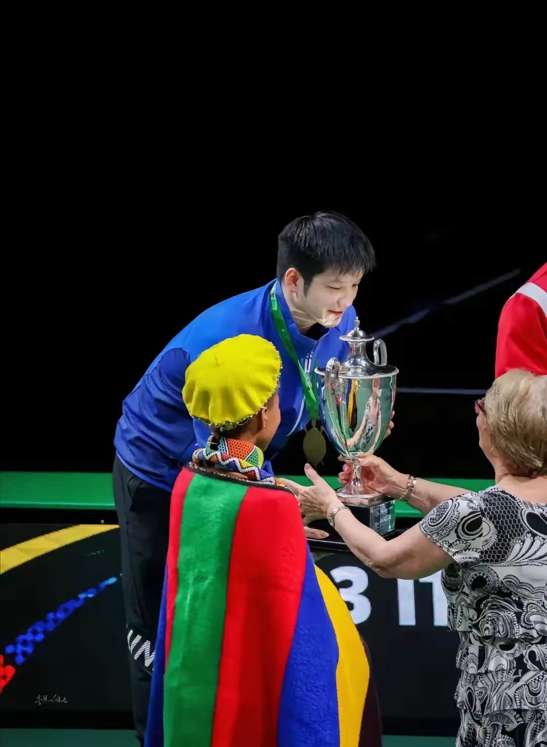 选手精湛技艺，才华横溢，赢得观众喝彩