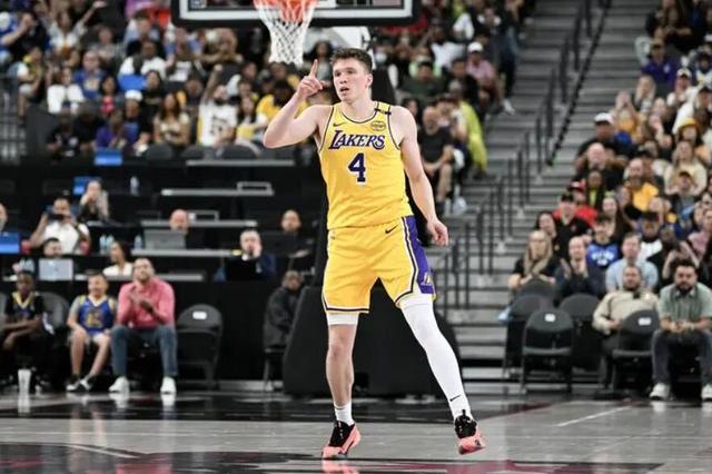 关于湖人队球星受伤缺席一周,球迷担心球队战绩受影响的信息 关于湖人队球星受伤缺席一周,球迷担心球队战绩受影响的信息