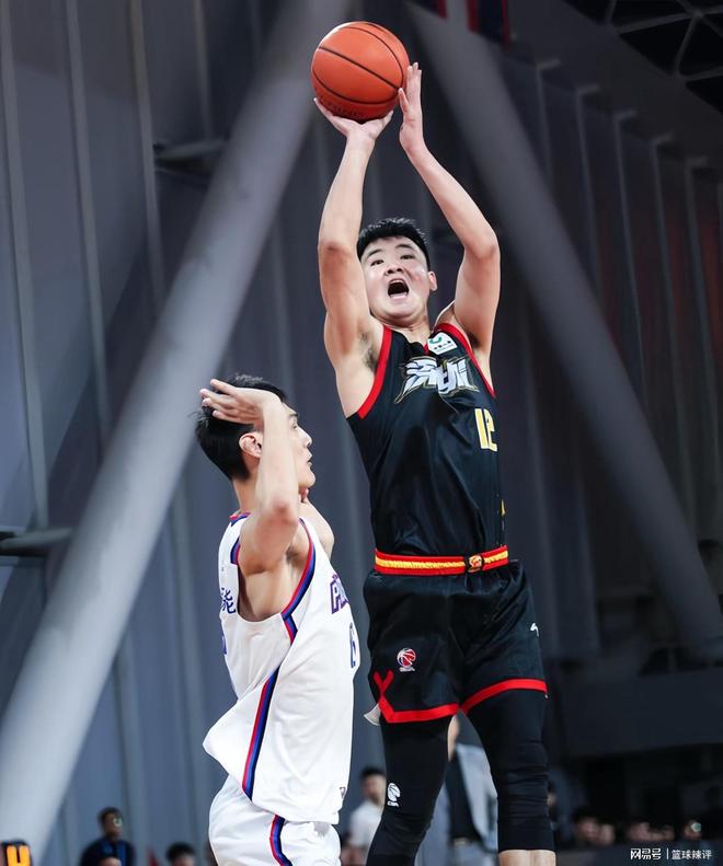 焦点评论:马体会周年,豪门之争备受瞩目的简单介绍 焦点评论:马体会周年,豪门之争备受瞩目的简单介绍