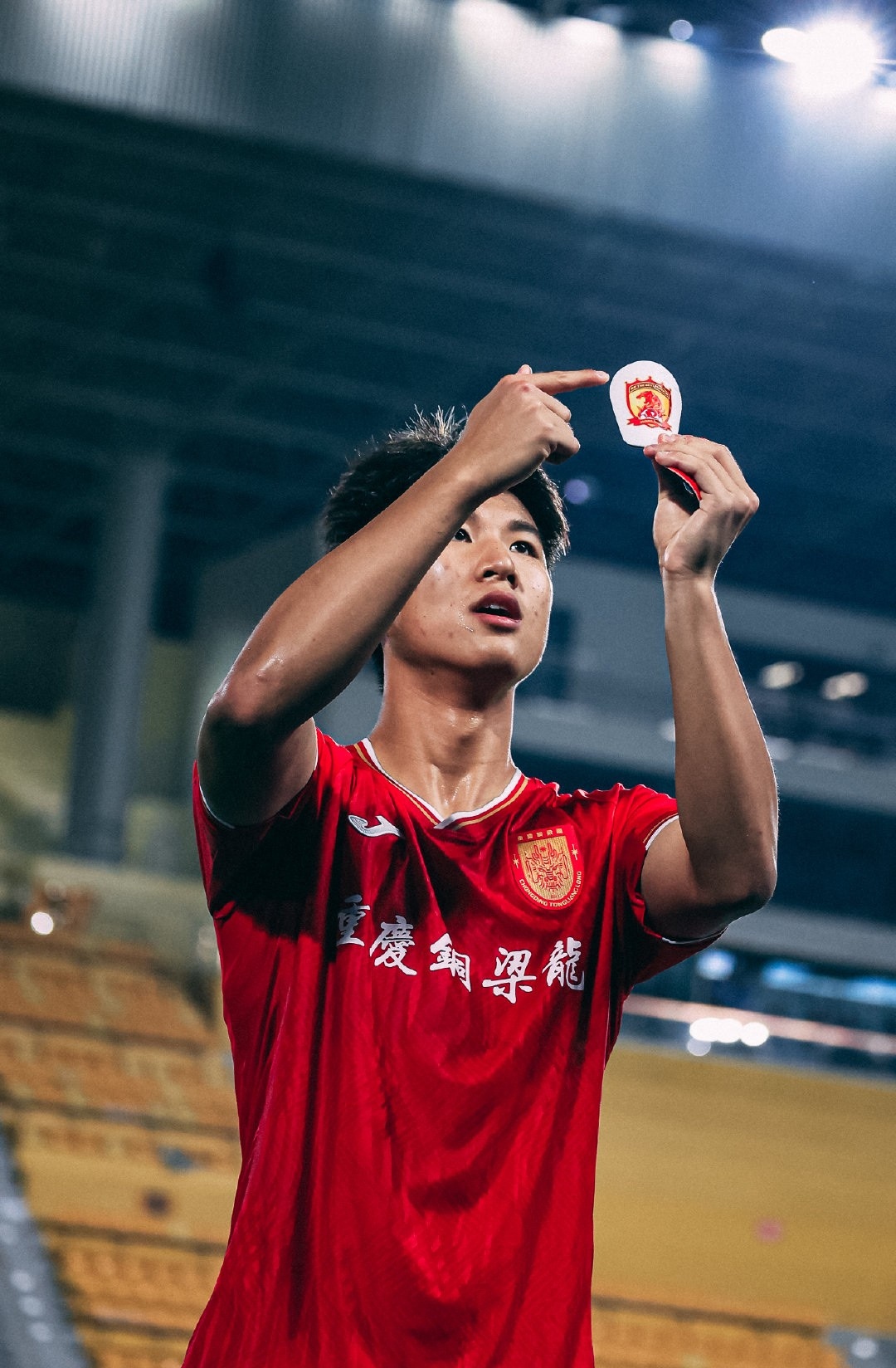 包含顽强拼搏，亚洲球队崭露头角的词条