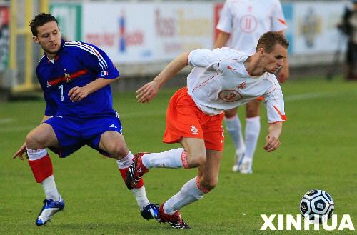 法国击败东道主获团体冠军