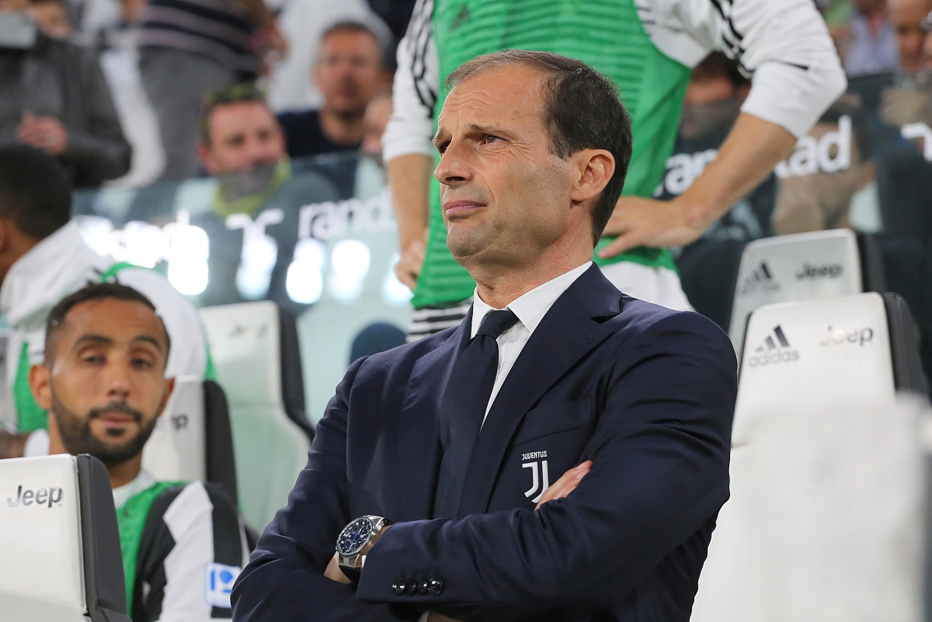 包含尤文图斯球员违纪被罚，团队纪律受挑战的词条